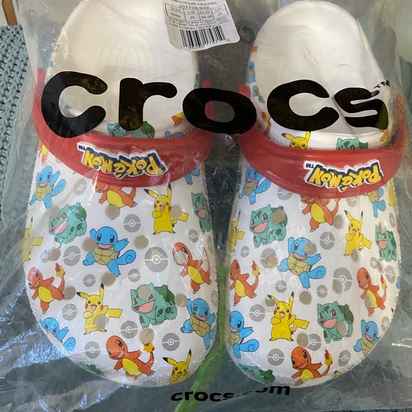 Pokémon Crocs - Picture 2 of 11